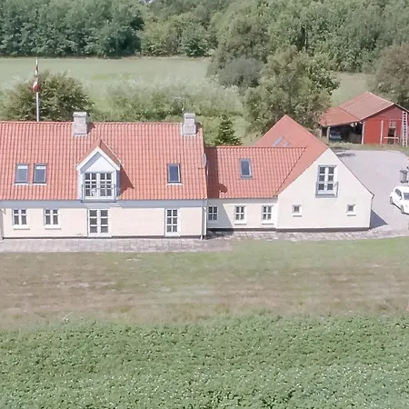 Holiday 35 With Game Holiday home Asa